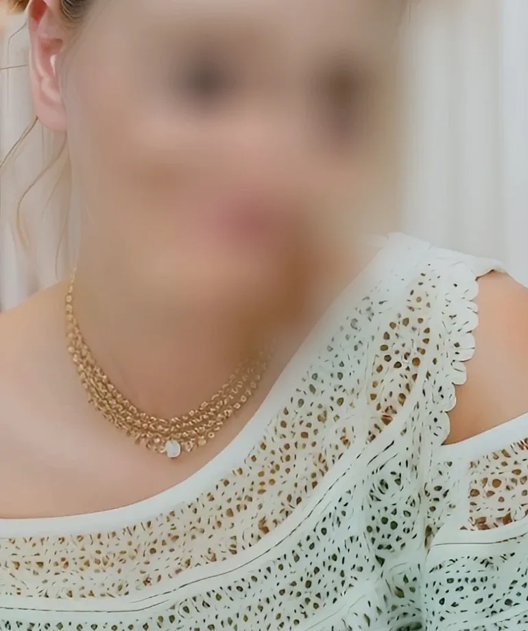 Angelika, 21