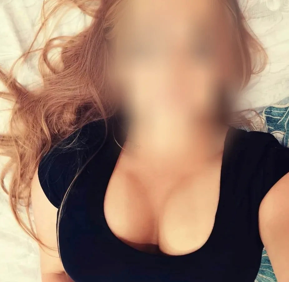 Lara, 32