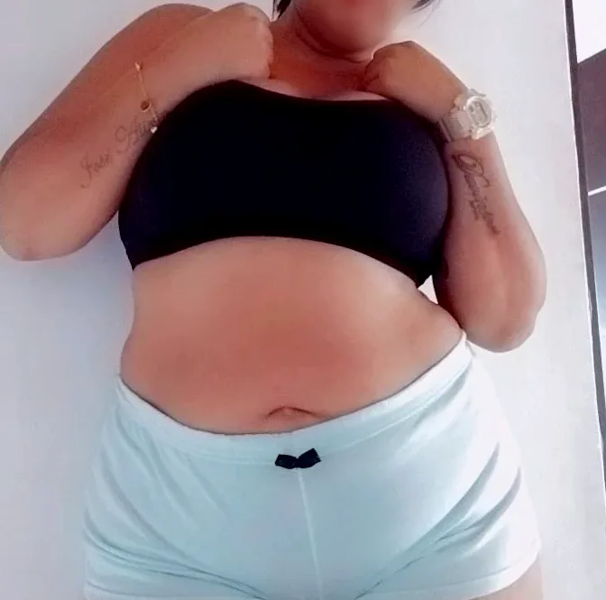 Lilly, 36