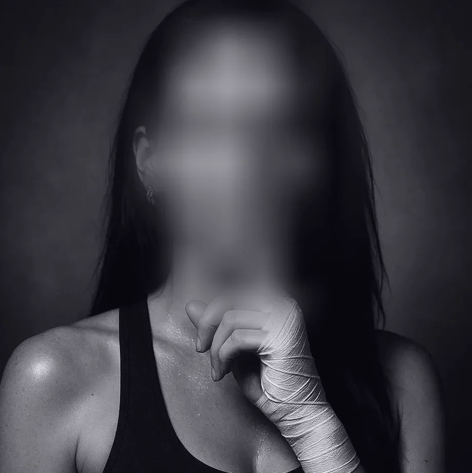 Nicole, 28