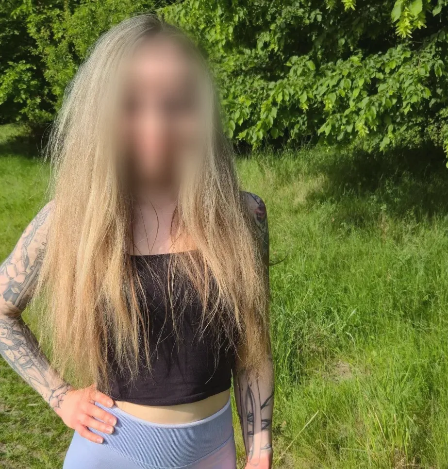 Nicole, 27