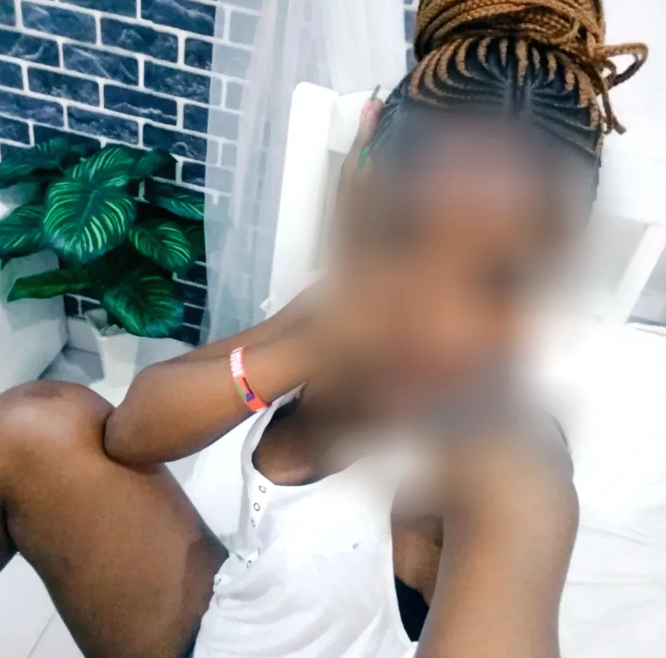 Pia, 32