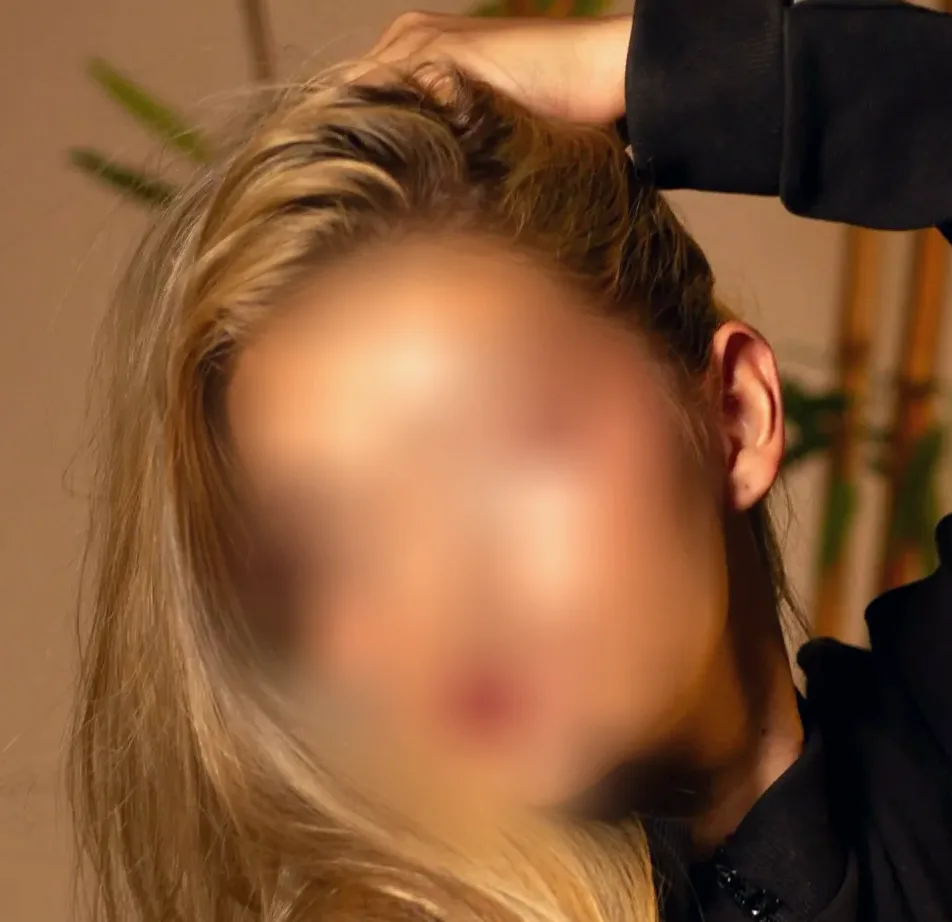 Renate, 25