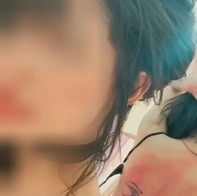 Sabine, 25