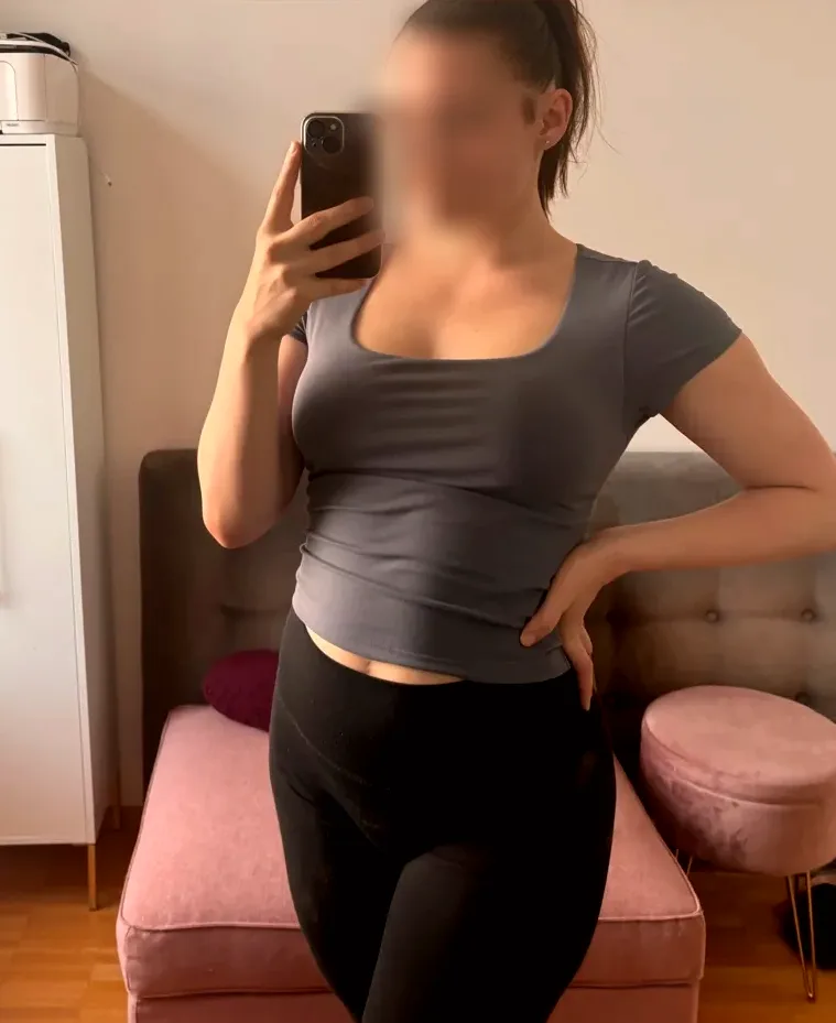 Valentina, 26
